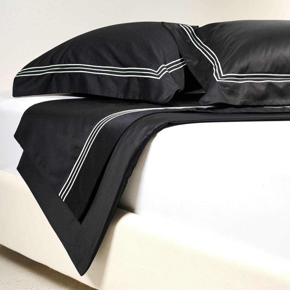 01 10 08 46 Jg Lencol London Black Preto 001.jpg